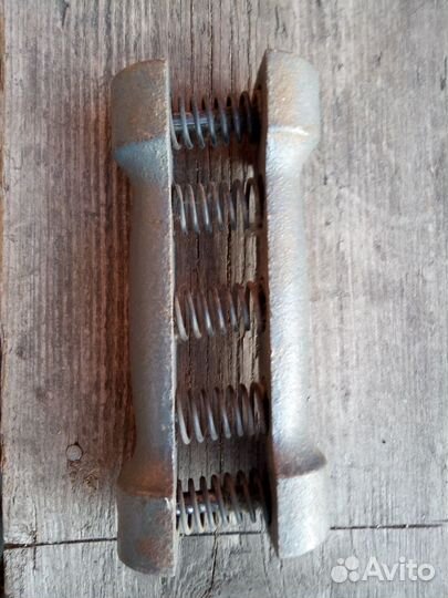 Гантеля с пружинами (сандова)