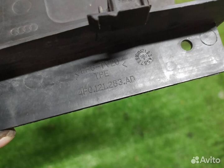 Воздуховод радиатора левый Audi Allroad quattro 2