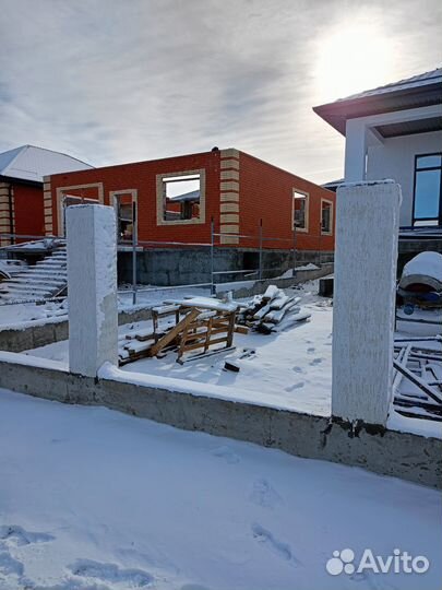 Строительная бригада каменьщики