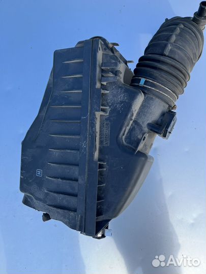 Toyota avensis t250 корпус воздушного фильтра