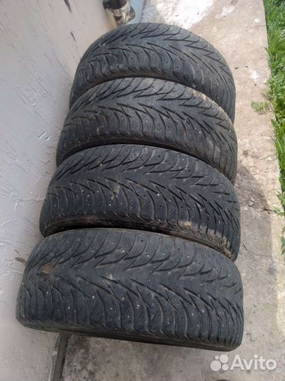 Yokohama Ice Guard Stud IG55 215/55 R16 97T