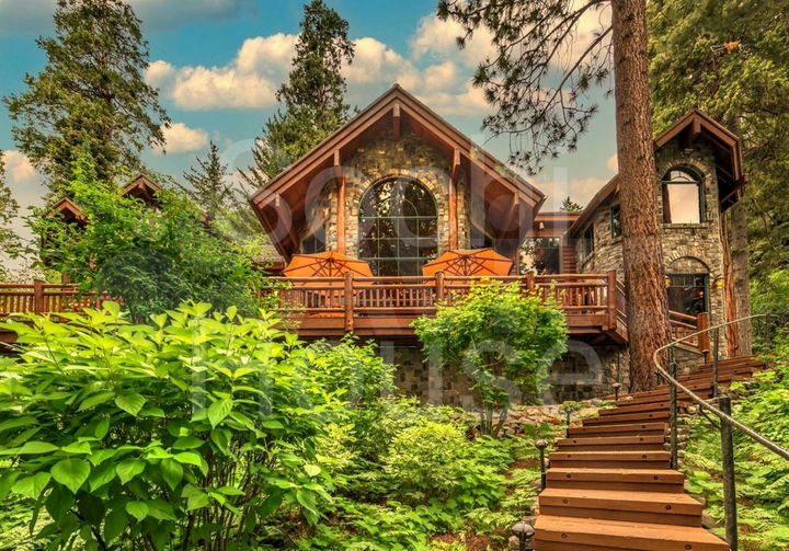 Дом 480 м² на участке 18 сот.