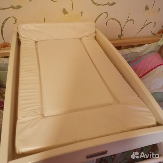 Пеленальный столик