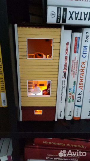 Вставка на полку (booknook)