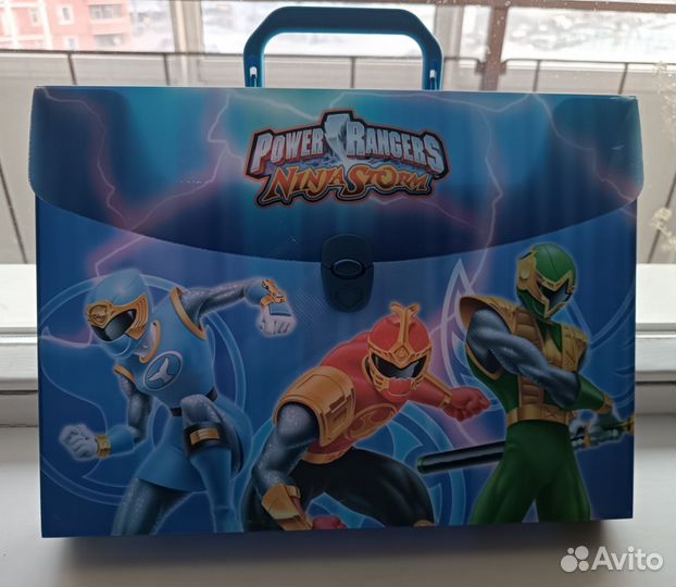 Портфель пластиковый на замке детский