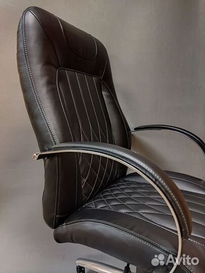 Кресло руководителя Mercedes AMG