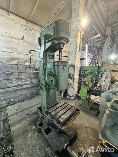 Продаю сверлильный станок 2А125