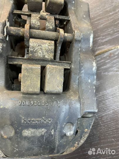 Суппорт audi Q7 4L 208930051A