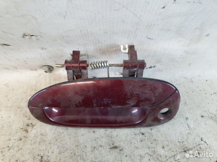 Ручка двери передняя левая Kia Spectra S6D11 2006