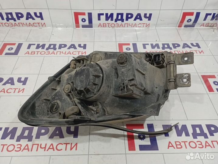 Фара правая Kia Sportage (KM) 92102-1F011