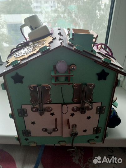 Бизиборд домик