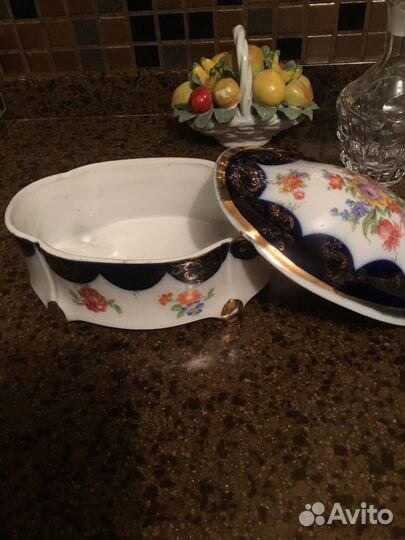 Шкатулка из парцелана, французская на ножках