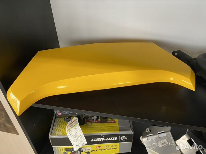 Панель кофра linq 124 Л. желтая оригинал BRP