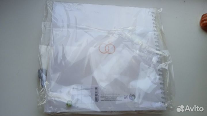 Книга пожеланий на свадьбу с ручкой-пером