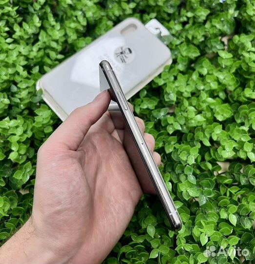 iPhone Xs, 64 ГБ