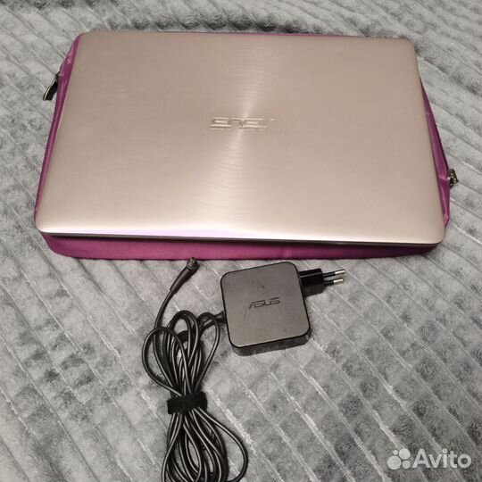 Ноутбук asus