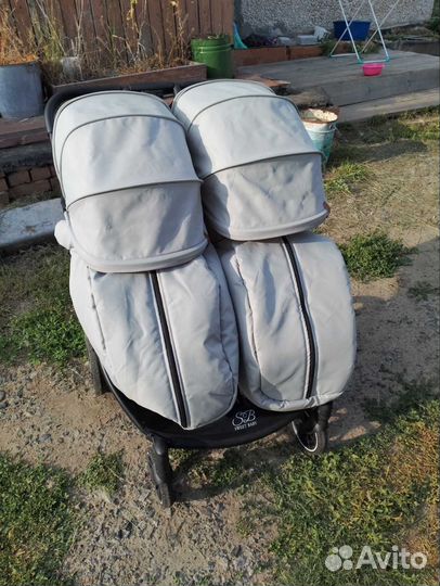 Коляска для двойни