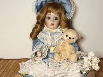 Фарфоровая кукла клеймо "Bonnets Bows" 38 см