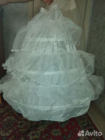 Свадебное платье 44 46 бу