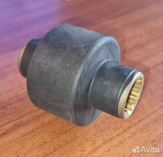 Втулка гребного винта резиновая Suzuki 40-65
