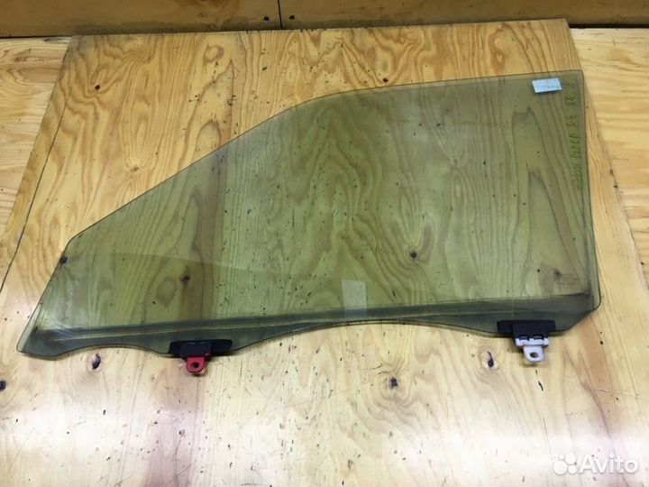 Стекло боковое переднее правое Toyota Probox