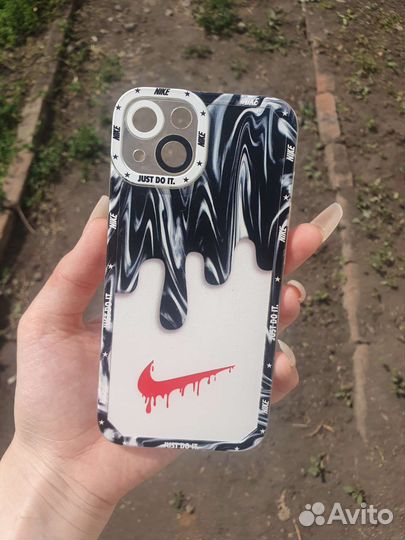 Чехол на iPhone 13