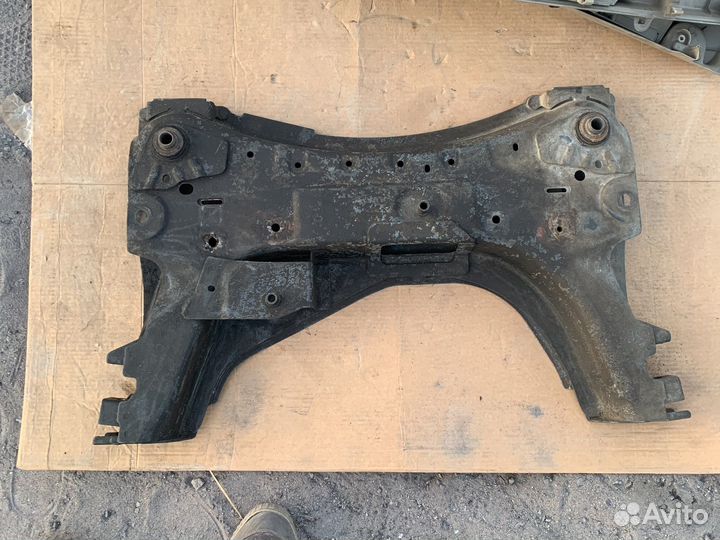 Подрамник передний grand scenic