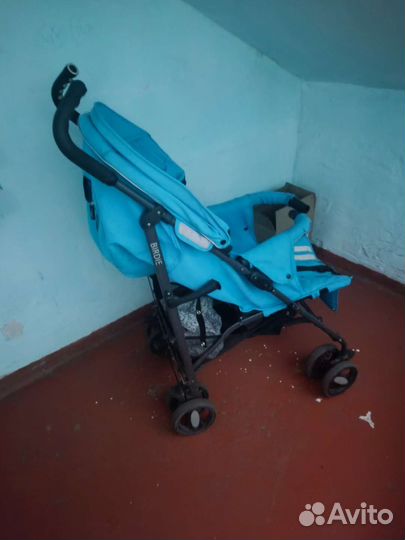 Прогулочная коляска трость