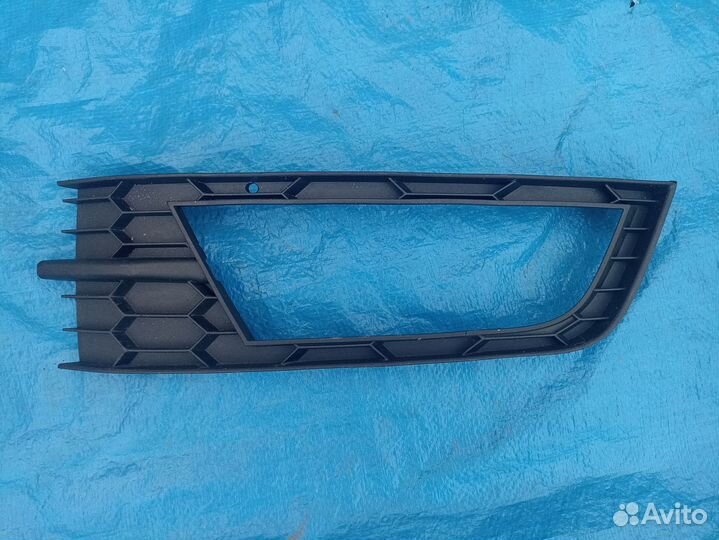 Решетка птф левая Skoda Octavia A7