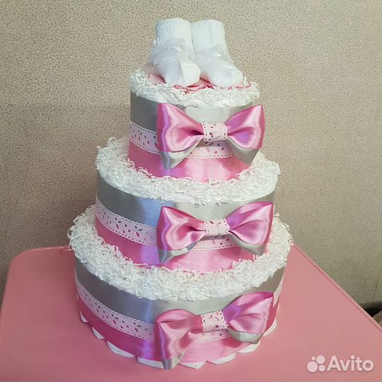 Торт из памперсов, подарок на рождение