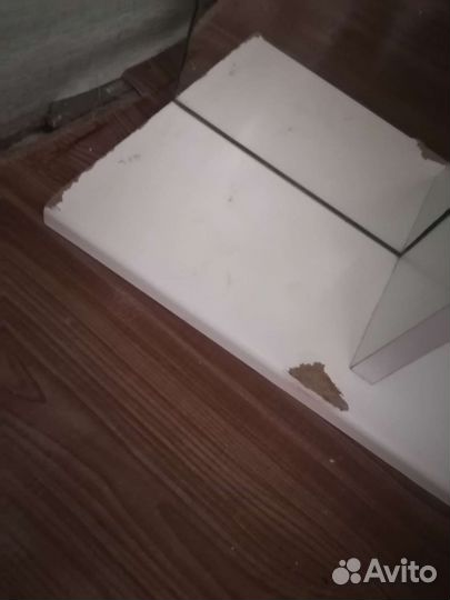 Зеркало со шкафчиком