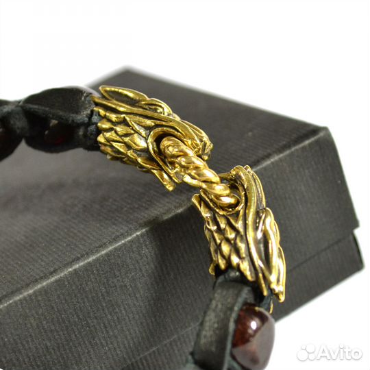 Кожаный браслет с гранатом шамбала