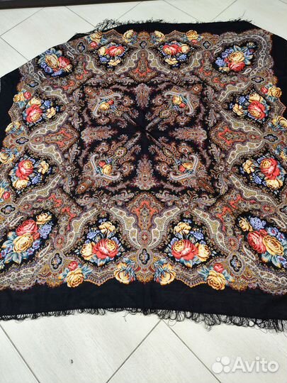 Павловопос платок Испанское вино. Платок шелк