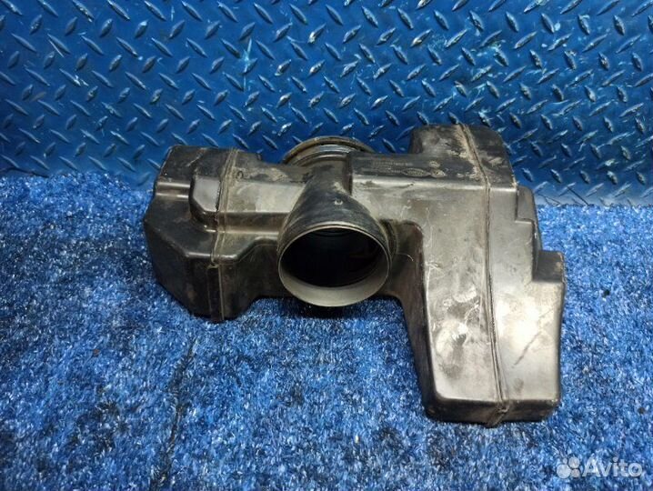 Патрубок воздушного фильтра Land Rover Discovery 3