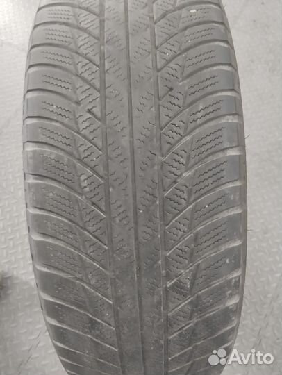 Bridgestone Blizzak LM-001 215/65 R17 99H