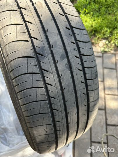 Yokohama E70B 215/55 R17 93V