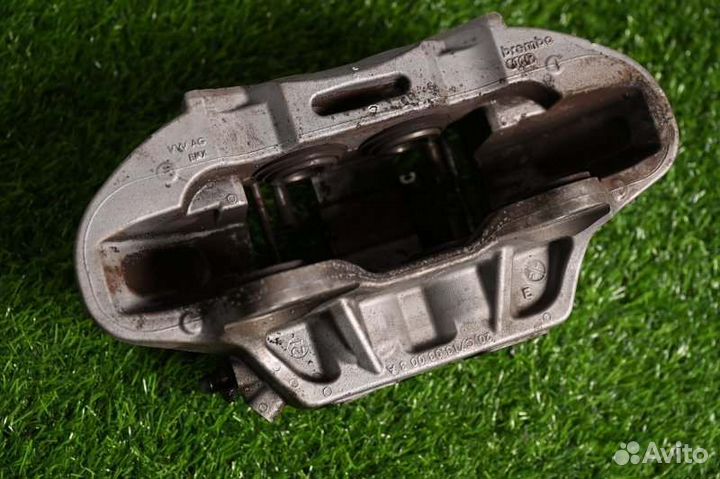 Суппорт тормозной передний левый Audi Q5 2.0