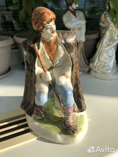 Статуэтки фарфоровые