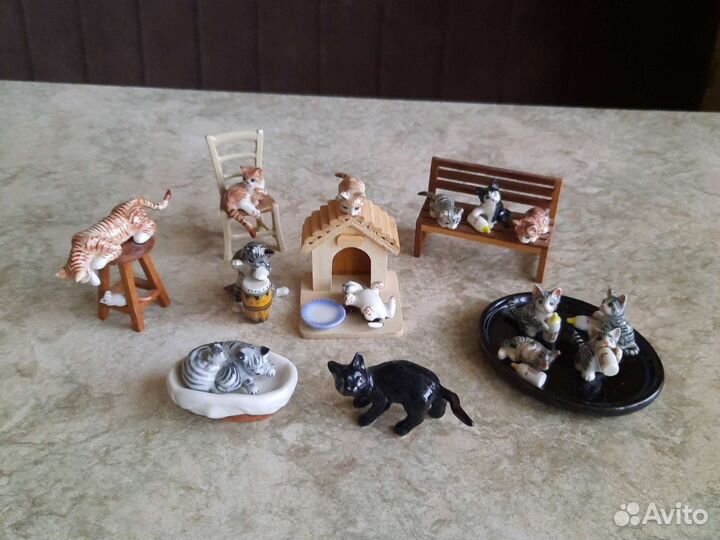 Фарфоровые статуэтки кошки