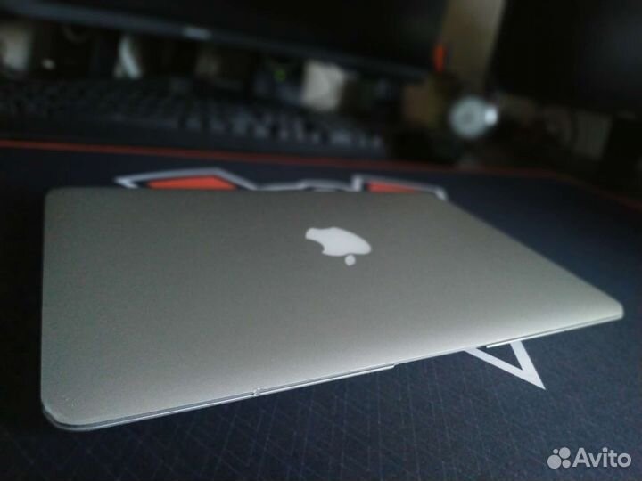 Apple MacBook Air 11 2011