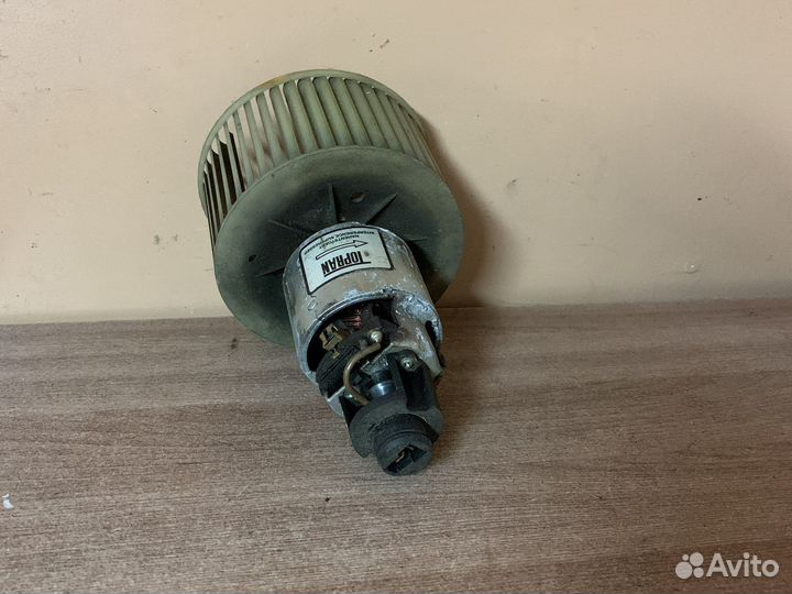 Моторчик печки Ауди V8 D11