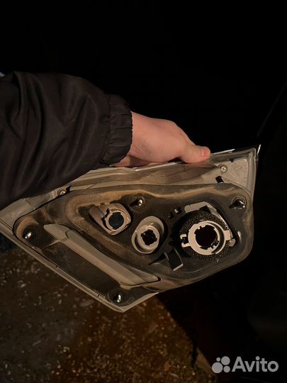 Задний правый внутрений фонарь на Камри 50