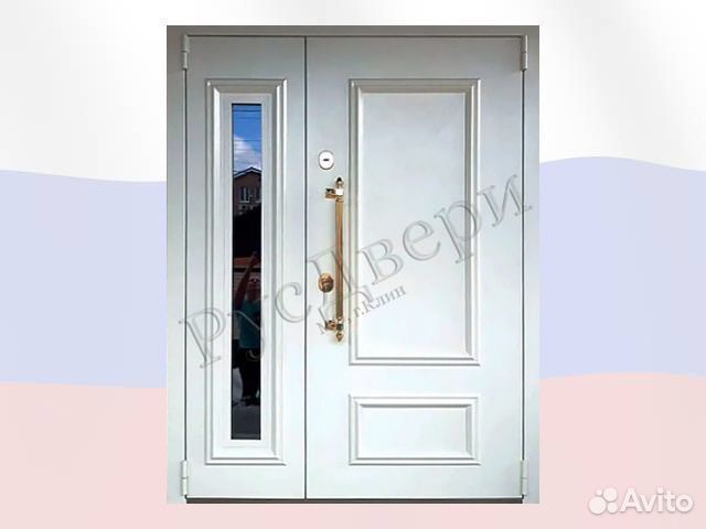 Двустворчатая уличная входная дверь с багетами