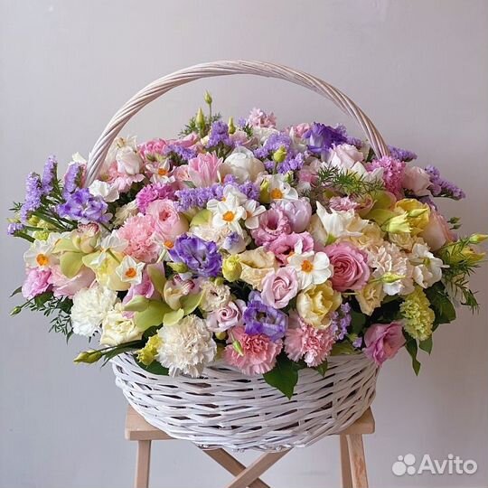 Букет из розы, диантусов, эустомы, орхидеи