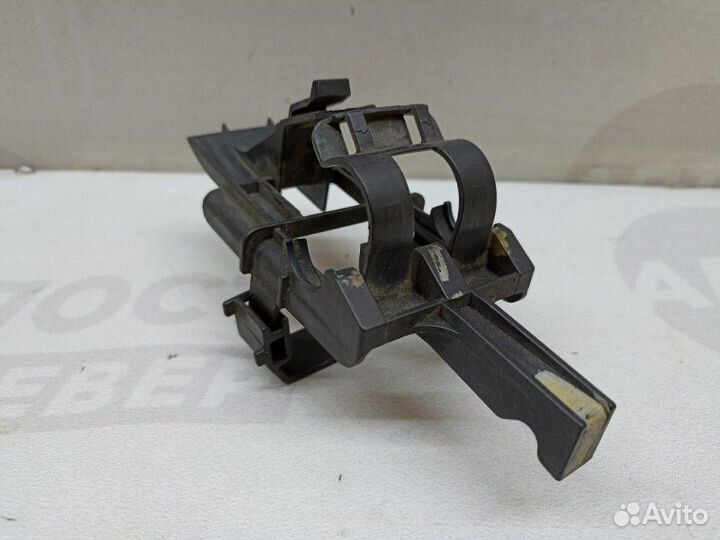 Кронштейн передний Mercedes-Benz Gl-Class X164