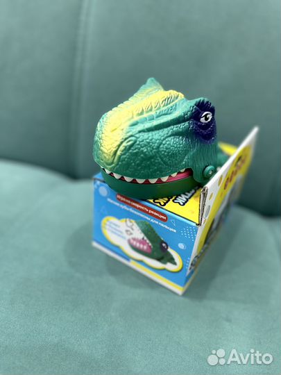 Игра настольная Динозавр Зубастик крокодил новый