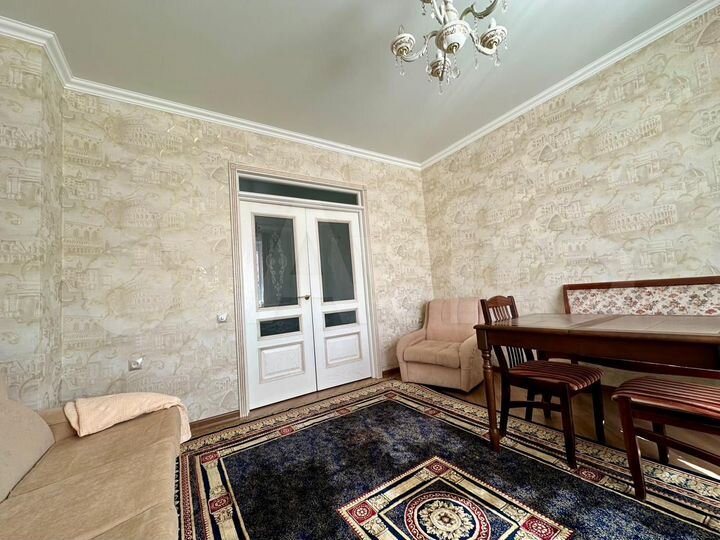 2-к. квартира, 70 м², 3/17 эт.