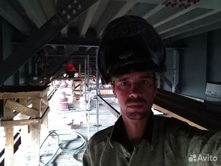 Электросварщик ручной сварки