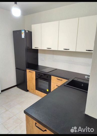 Кухня под потолок любого размера