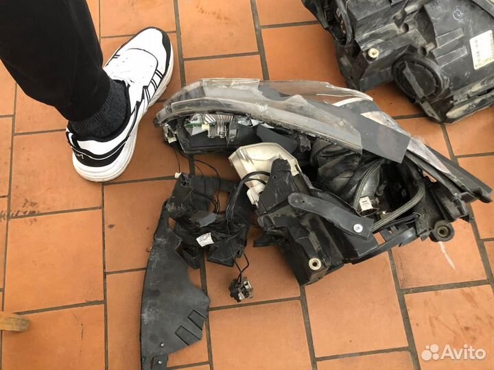 Фара битая правая Мерседес с204 рестайл